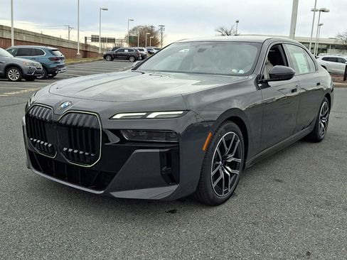 New 2026 BMW 740i xDrive image 2