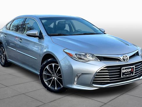 Used 2016 Toyota Avalon XLE Premium image 2