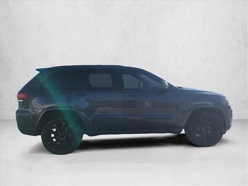 Used 2021 Jeep Grand Cherokee Laredo X image 4