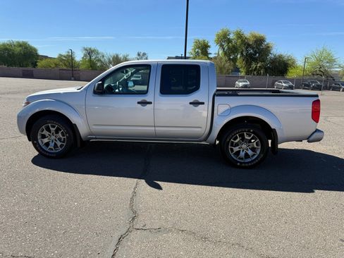 Certified 2021 Nissan Frontier SV image 8