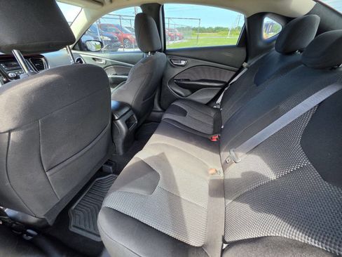 Used 2016 Dodge Dart SE w/ Convenience Group FWD image 4