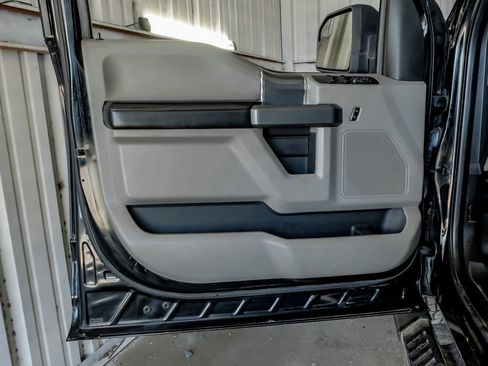 Used 2016 Ford F150 XLT w/ Equipment Group 302A Luxury image 43