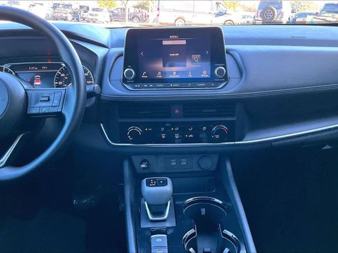 Used 2024 Nissan Rogue S image 6