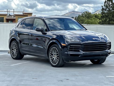 Used 2023 Porsche Cayenne Platinum Edition AWD/4WD image 10
