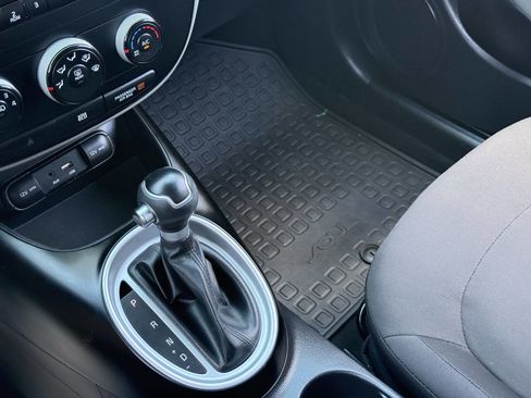 Used 2016 Kia Soul FWD image 20