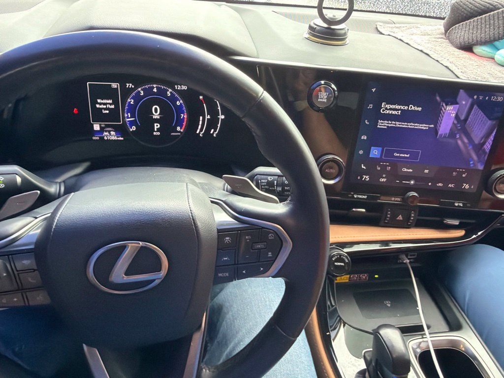 Used 2022 Lexus NX 250 FWD image 4