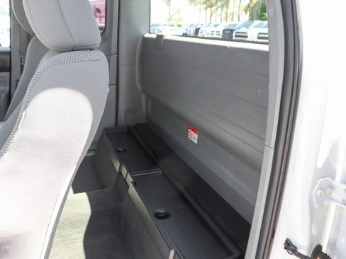 Used 2015 Toyota Tacoma 2WD Access Cab image 18