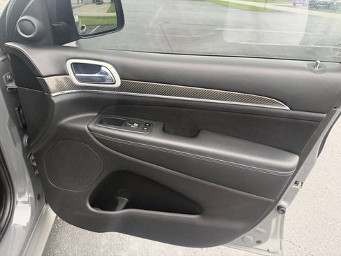 Used 2019 Jeep Grand Cherokee SRT AWD/4WD image 35