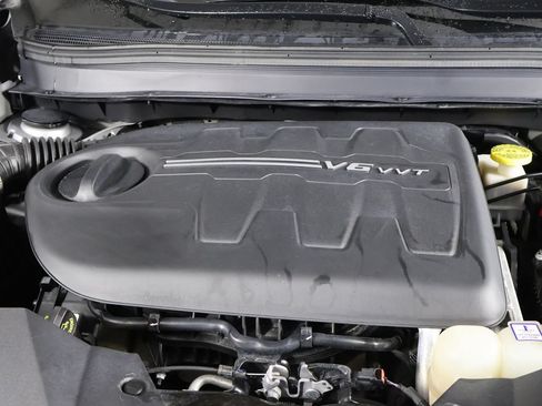 Used 2022 Jeep Cherokee Trailhawk AWD/4WD image 14