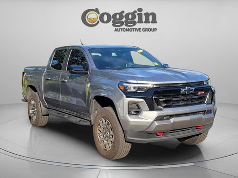 Used 2024 Chevrolet Colorado Z71 w/ Z71 Convenience Package 2 AWD/4WD image 5
