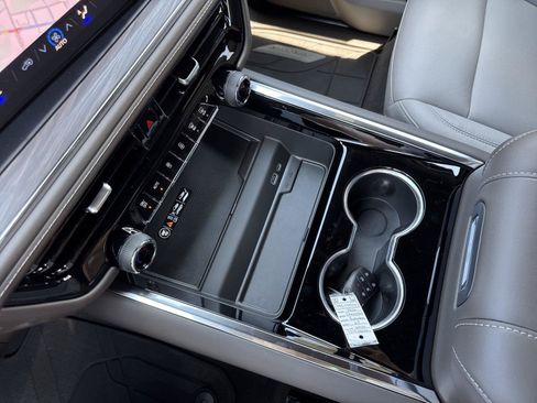 New 2026 Chevrolet Suburban LT w/ Comfort Package RWD image 29