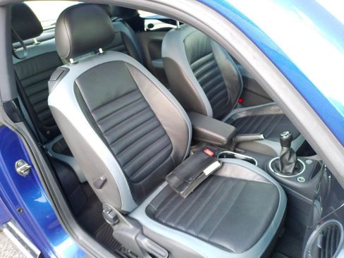 Used 2013 Volkswagen Beetle 2.0T FWD image 33