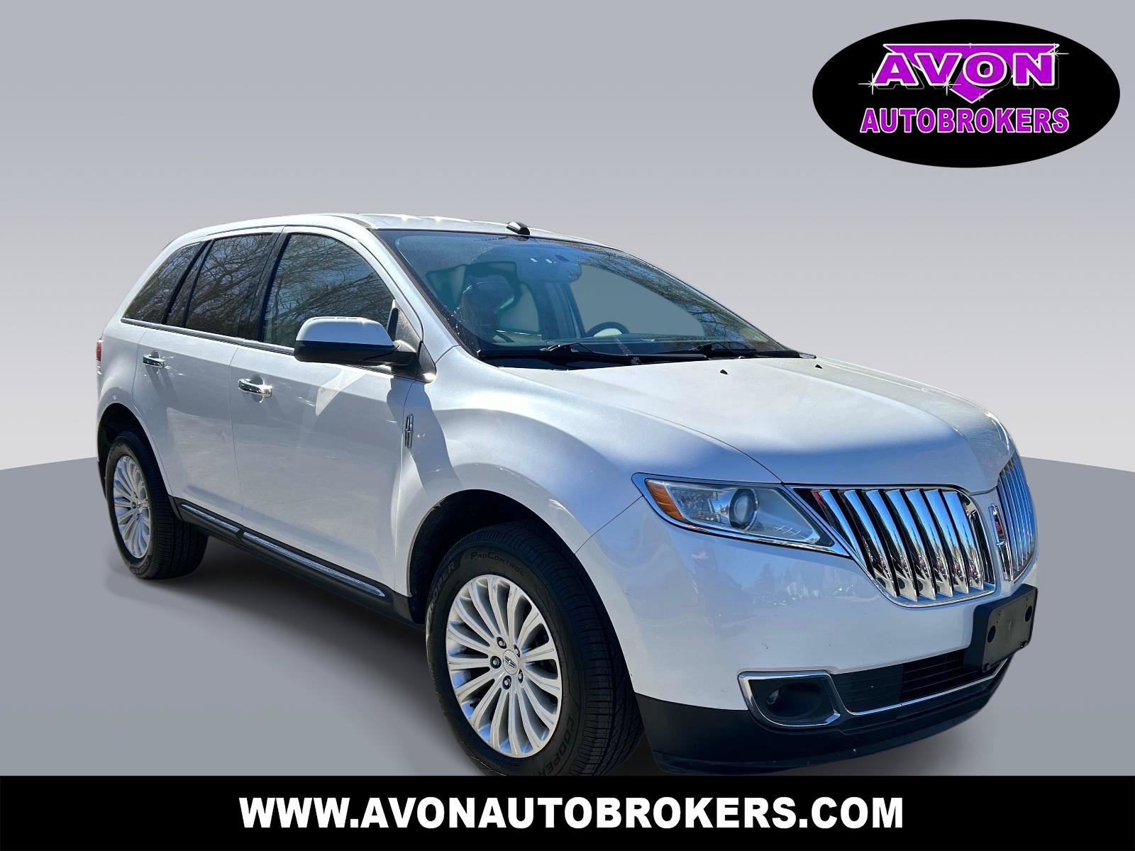 Used 2013 Lincoln MKX FWD image 1