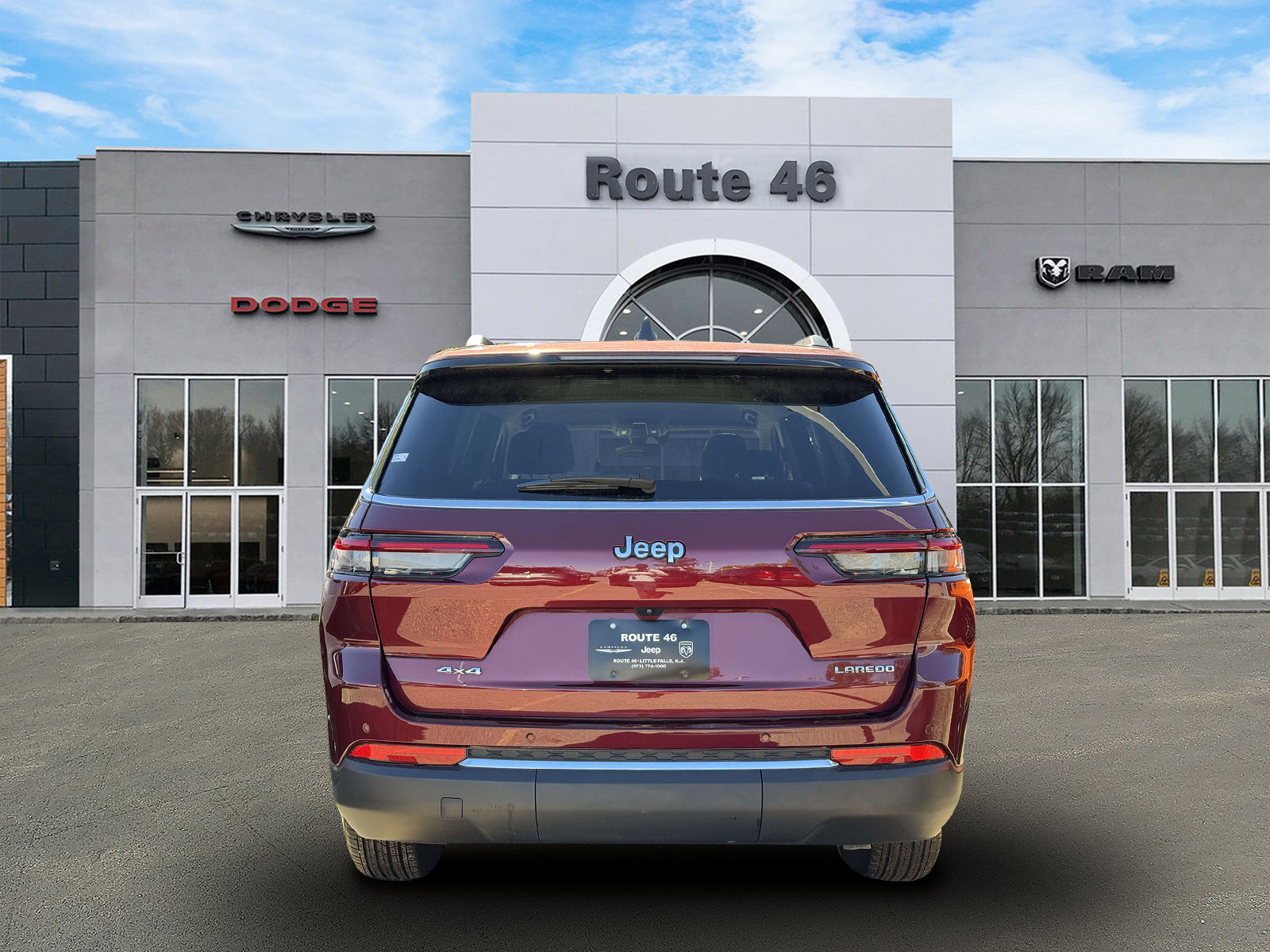 Used 2023 Jeep Grand Cherokee L Laredo w/ Luxury Tech Group I AWD/4WD image 9
