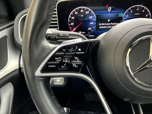 Used 2024 Mercedes-Benz GLE 350 4MATIC image 11