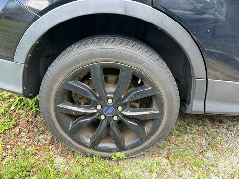 Used 2017 Ford Escape SE w/ SE Sport Appearance Package FWD image 14