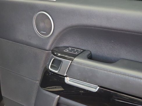 Used 2017 Land Rover Range Rover Long Wheelbase Supercharged image 38