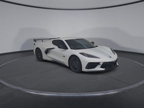 Used 2023 Chevrolet Corvette Stingray Premium Cpe w/ Z51 Performance Package RWD image 3