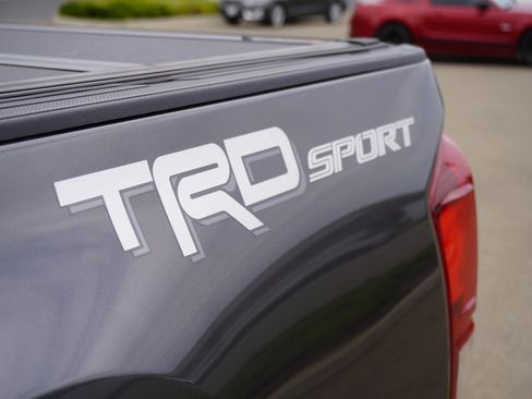Used 2018 Toyota Tacoma TRD Sport RWD image 9