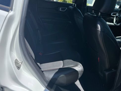 Certified 2025 Jeep Compass Trailhawk AWD/4WD image 18