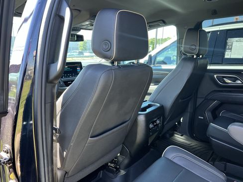 Used 2023 Chevrolet Tahoe Premier RWD image 35