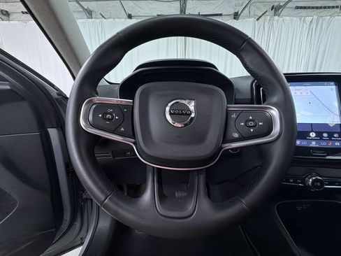 Used 2025 Volvo XC40 B5 Core AWD/4WD image 25