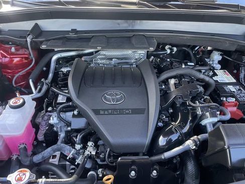 Used 2024 Toyota Grand Highlander XLE image 37