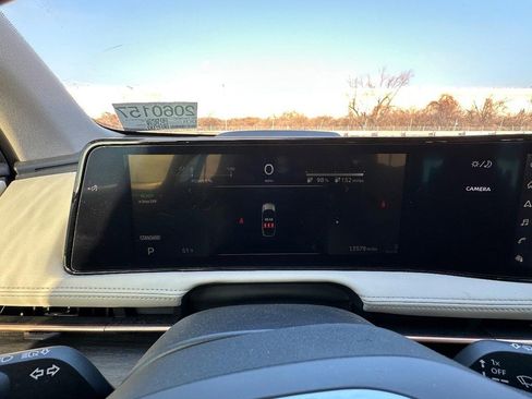 Used 2023 Nissan Ariya AWD image 6