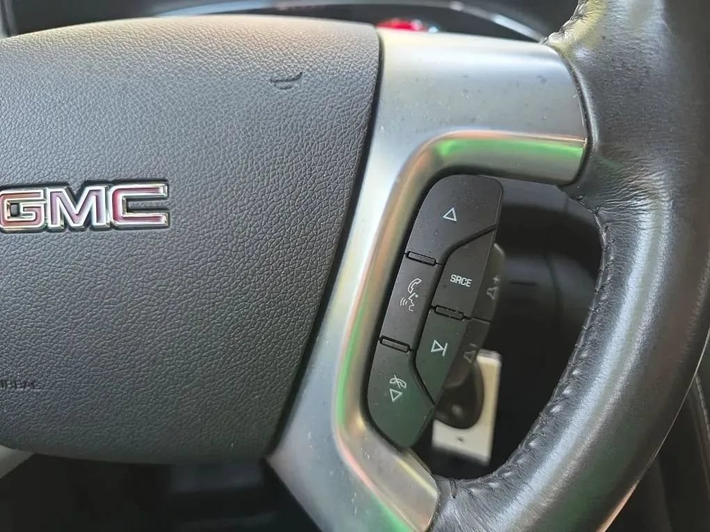Used 2016 GMC Acadia SLE FWD image 19