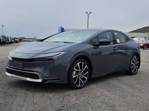 New 2026 Toyota Prius Plug-In Hybrid FWD image 10