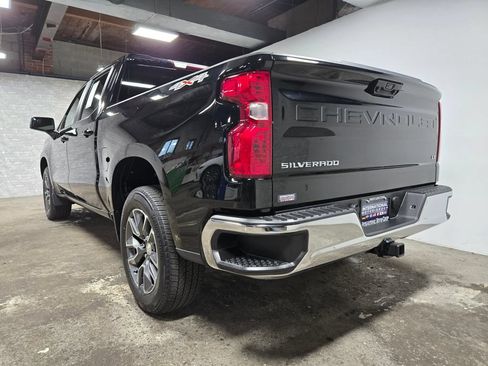 Used 2023 Chevrolet Silverado 1500 LT AWD/4WD image 37