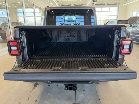 Used 2021 Jeep Gladiator Overland image 9