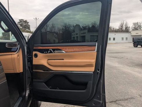 Used 2024 Jeep Grand Wagoneer Series III w/ Rear Seat Video Group 1 image 34