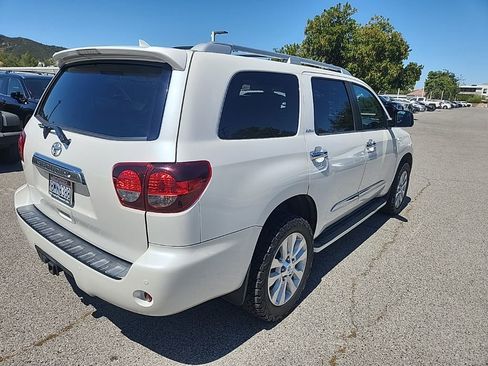Used 2019 Toyota Sequoia Platinum AWD/4WD image 5