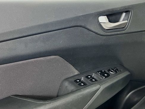 Used 2020 Hyundai Accent Limited FWD image 17