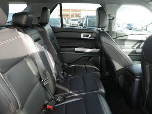 Used 2024 Ford Explorer XLT w/ Equipment Group 202A image 23