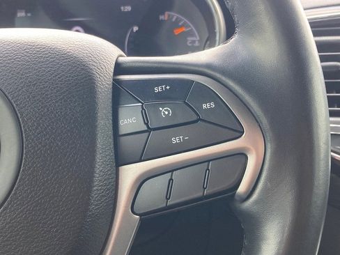 Used 2021 Jeep Grand Cherokee Laredo X image 18