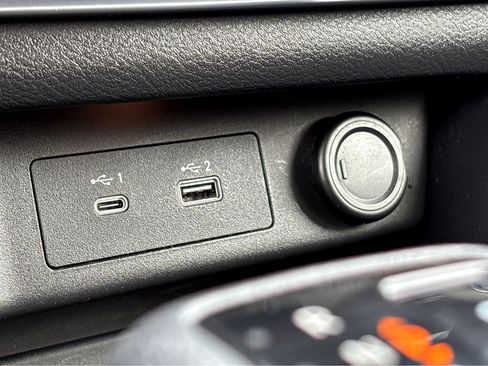 Used 2022 Nissan Rogue SV image 17