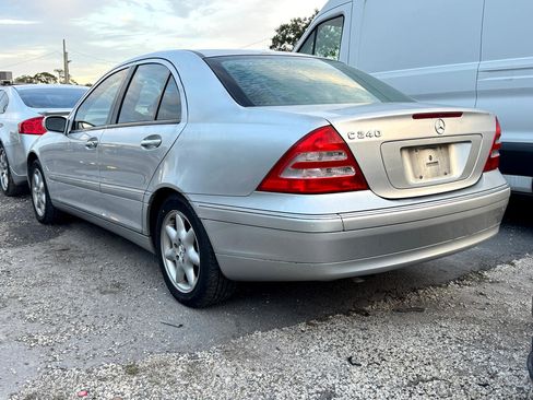 Used 2003 Mercedes-Benz C 240 Sedan image 2