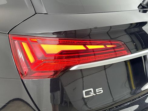 Used 2023 Audi Q5 2.0T Premium w/ Convenience Package AWD/4WD image 12
