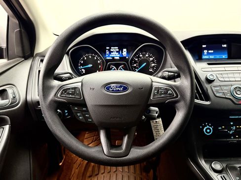 Used 2016 Ford Focus SE FWD image 17