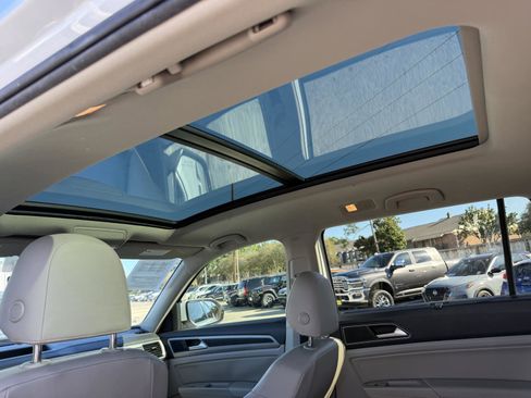 Used 2019 Volkswagen Atlas SEL image 19