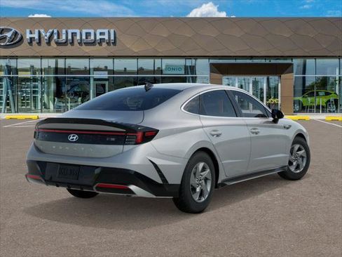 New 2026 Hyundai Sonata SE FWD image 4