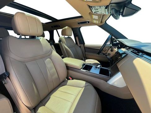 Used 2025 Land Rover Range Rover SE AWD/4WD image 19
