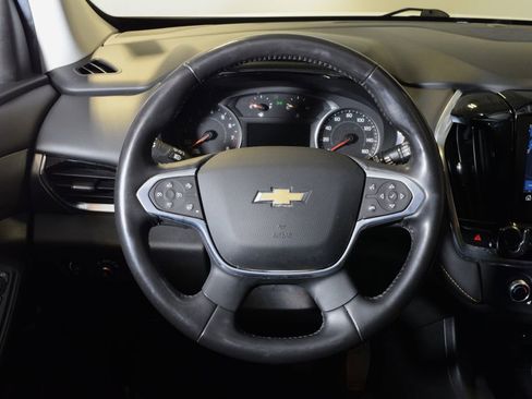 Used 2021 Chevrolet Traverse LT w/ LT Premium Package image 12