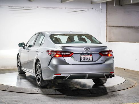 Used 2023 Toyota Camry SE w/ Protection Package (Q2) (TMS) image 4