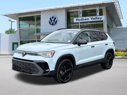 Certified 2025 Volkswagen Taos SE