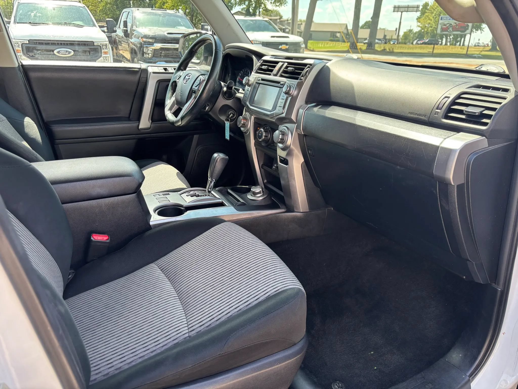 Used 2016 Toyota 4Runner SR5 AWD/4WD image 21