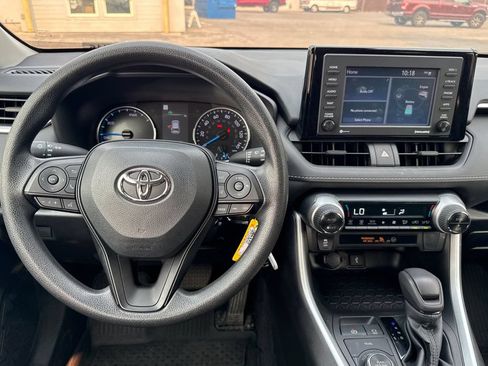 Used 2022 Toyota RAV4 LE AWD/4WD image 14
