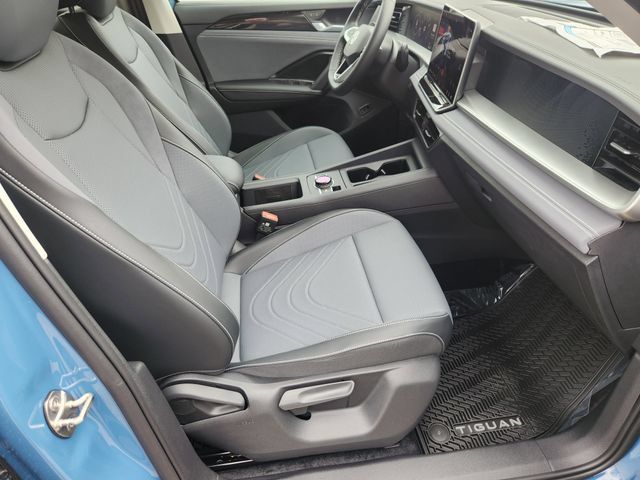New 2026 Volkswagen Tiguan SE AWD/4WD image 12